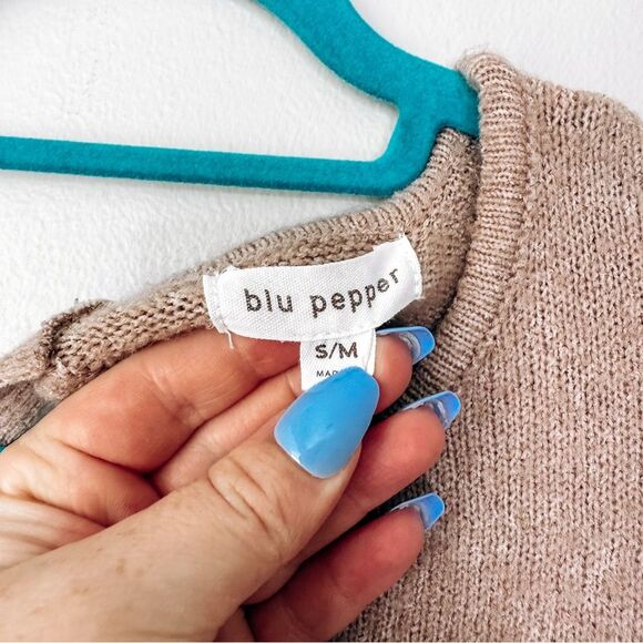 Blu Pepper Red Pull Over Color Block Sweater Size S/M - Picture 3 of 6